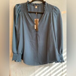 T Tahari Aegean Blue Blouse NWT Size X Small 3/4 shirred sleeve and‎ shoulders